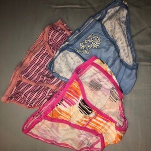 3 XS Victoria Secret string bikinis 🎉💖